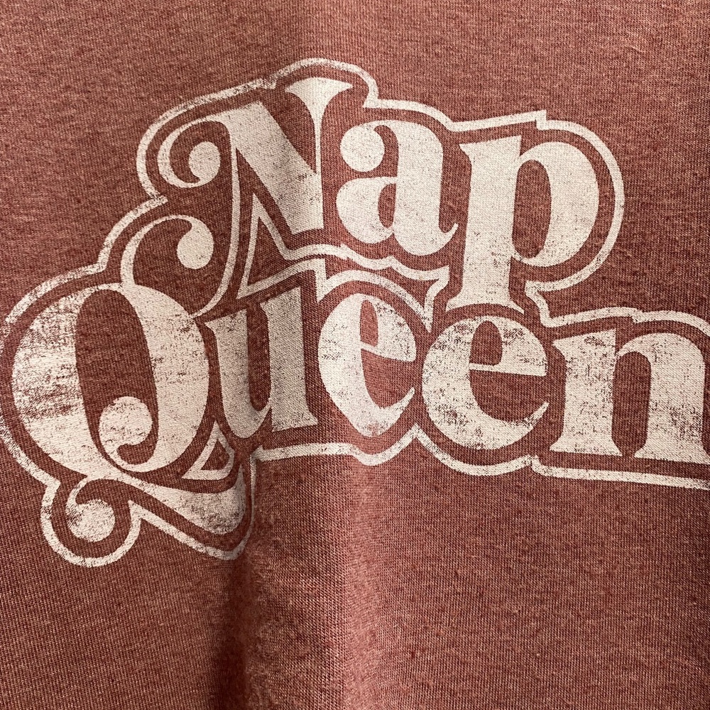 Well Worn nap queen sweatshirt size medium.